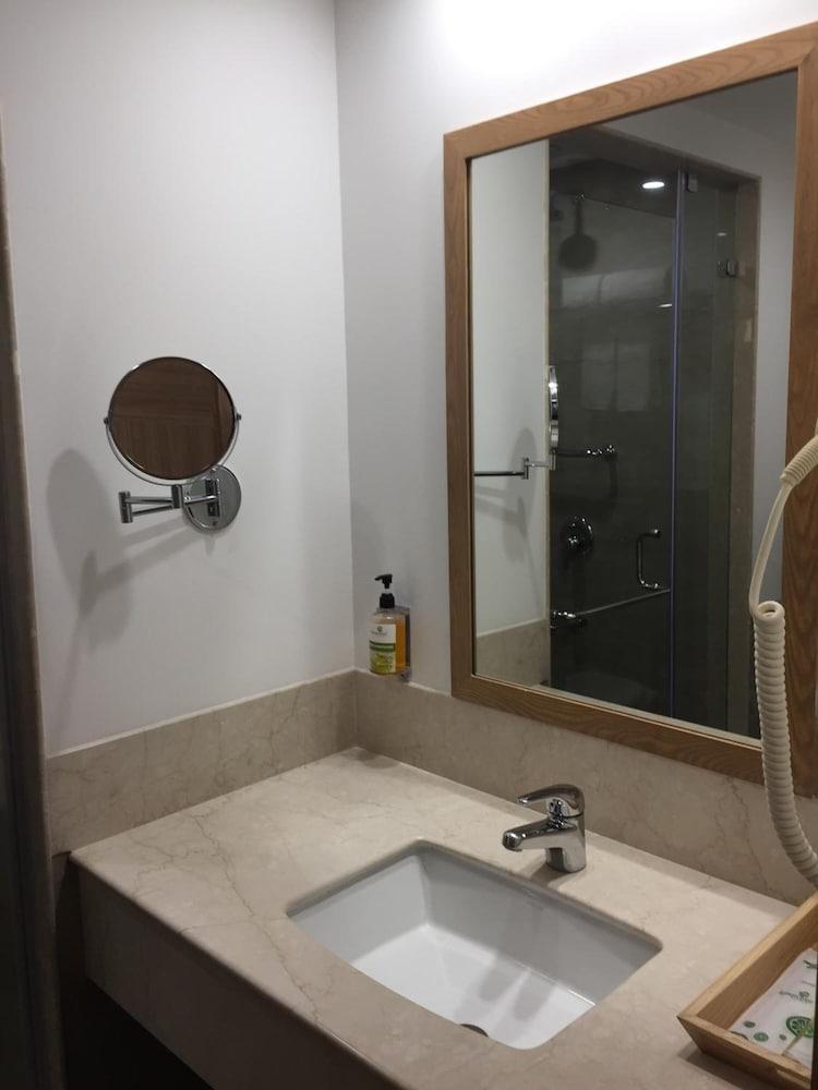 Red Fox By Lemon Tree Hotels, Sector 60, Gurugram Gurgaon Exterior foto